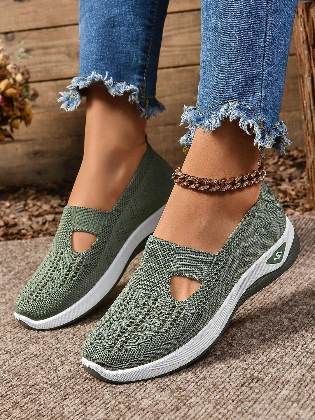 Aila | Women Lightweight Orthopedic Shoes