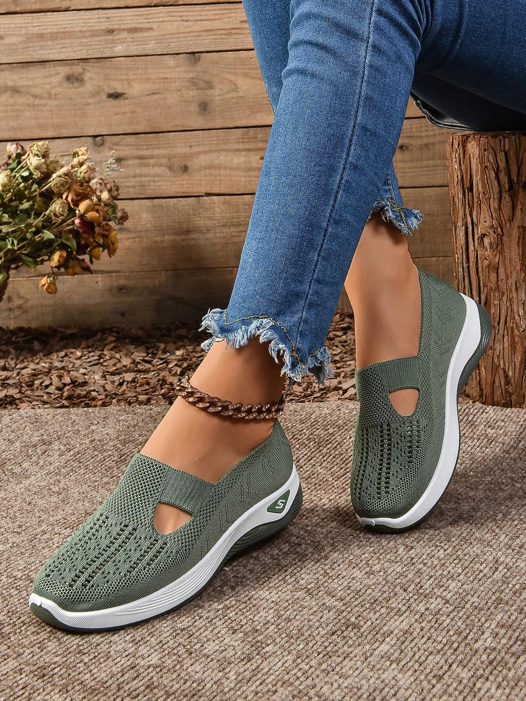 Aila | Women Lightweight Orthopedic Shoes