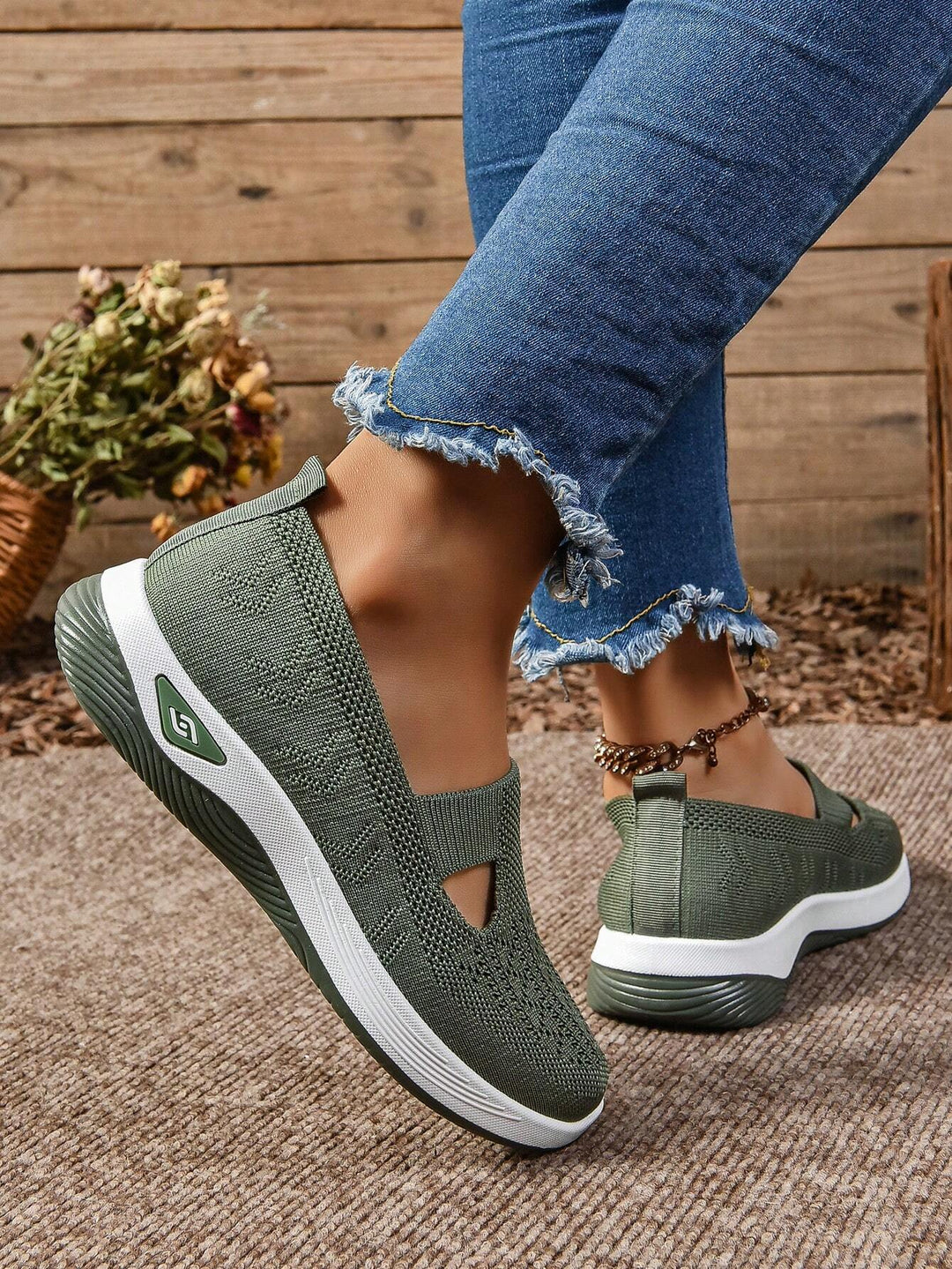 Aila | Women Lightweight Orthopedic Shoes