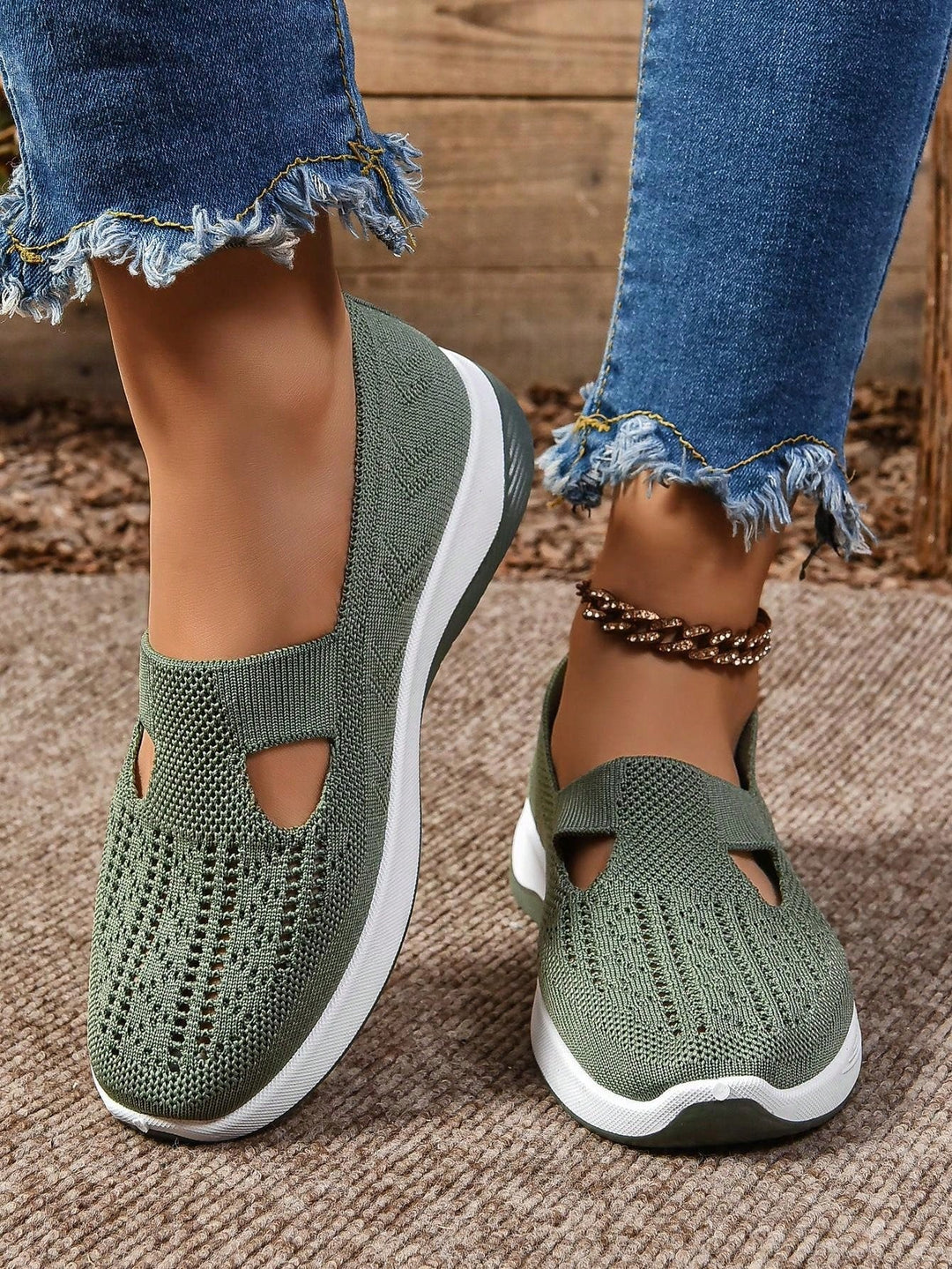 Aila | Women Lightweight Orthopedic Shoes