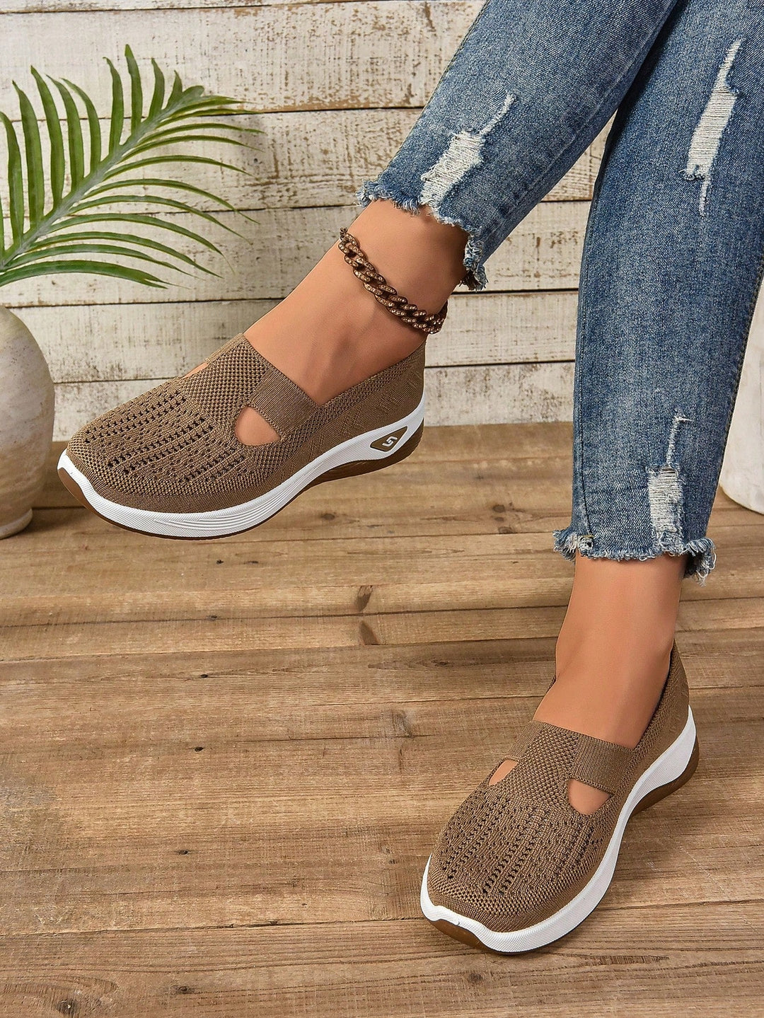 Aila | Women Lightweight Orthopedic Shoes