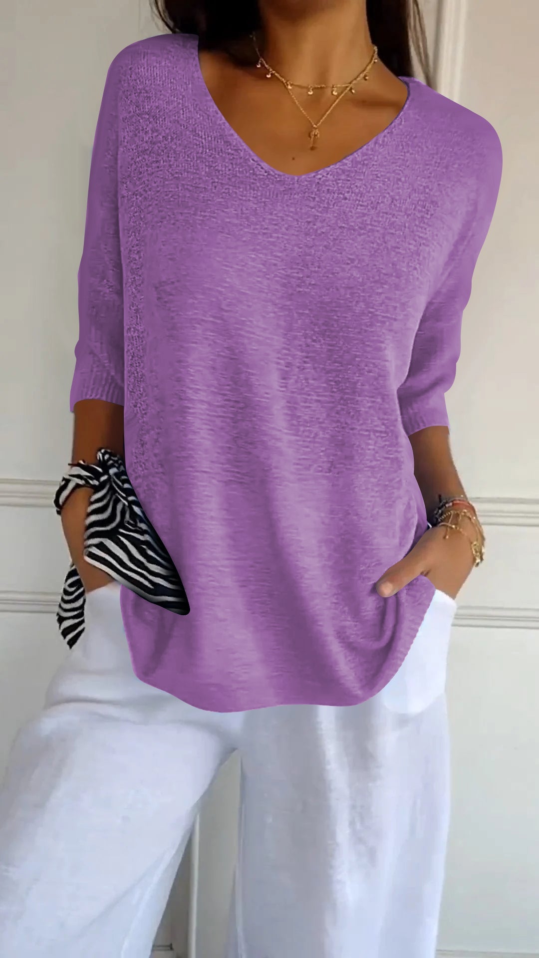 Jill | Women’s Timeless V-Neck Top