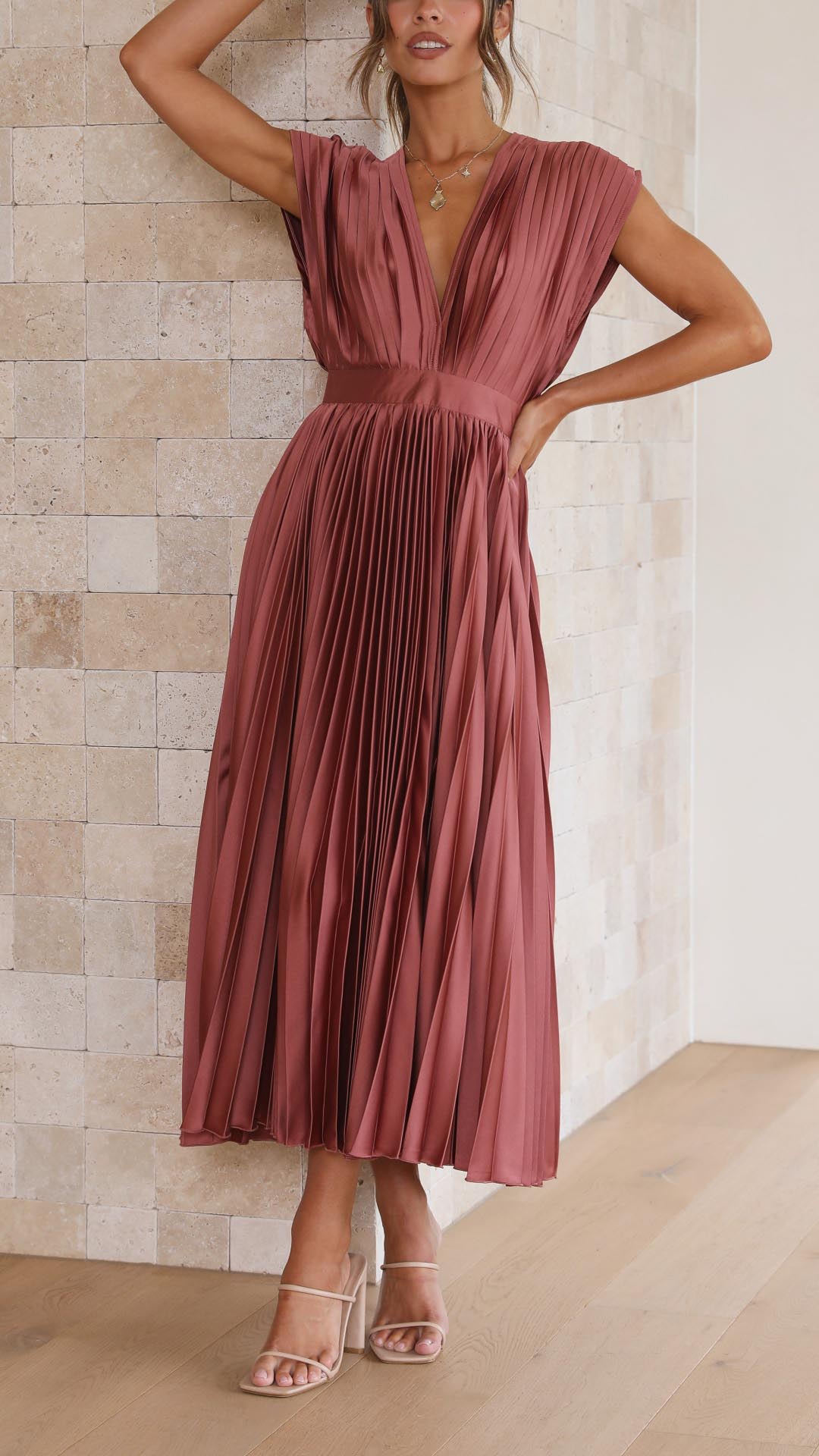 Selene | Women's Pleated V-Neck Maxi Dress